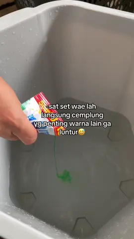 noda jamur ilang warnalain juga aman😁 terakhir jgn lupa pake rendaman citrun ya buat netralisir dari pemutih (ga kuning) warna putihnya jadi lebih cerah👍🏻 #fyp #laundry #nodajamur #tipsandtricks 