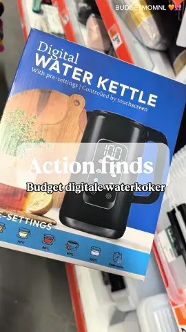 Deze nieuwe digitale waterkoker bij @actionnederland is niet alleen handig om koffie of thee mee te maken, maar het is ook echt super handig als je kunstvoeding geeft aan je kindje en je hebt niet het budget om een Baby Brezzza of een andere soortgelijke apparaat te halen! Ik heb zelf ook zo een waterkoker die je kan instellen op 40graden en daarmee heb je echt binnen no time het flesje van je kindje ready! Let wel op, soms kan 40graden net iets te warm zijn nog maar eventjes onder koud water en het is precies op temperatuur! 🍼 Ik zeg rennnnn!!  #musthaves #action #finds #budget #fyp 