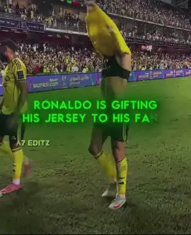 The power of ronaldo’s jersey 🥶 #ronaldojersey #fan #cristianoronaldo #youtubeshorts #footballedits 