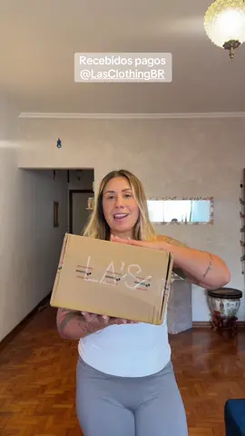 Eu amo a @Las Clothing BR  da @Luana Amy sou viciada a mais de ano, e tenho vaaaarias coisas delas.. Porque gosto de coisas de qualidade e que façam diferença no meu dia a dia. A Lu consegue ver isso e muito mais com os produtos dela, criando o senso de comunidade… só quem é Fiellas sabe.. Da próxima vou querer foto Lu… #roupas #lowfashion #dicasdeamigas #lasclothing 