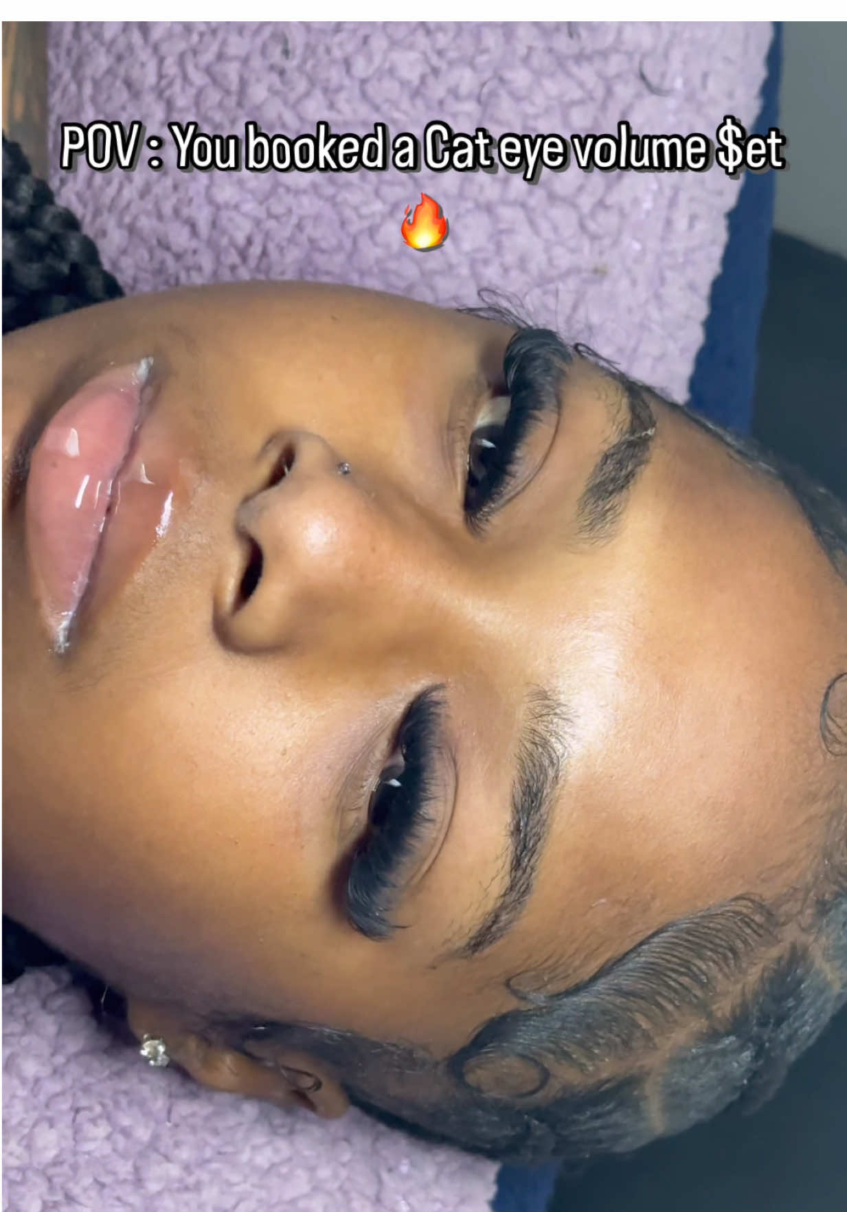 $90 any set with light bottoms except mega volume and $65 volume sets !! Book with me @soiccyminkx.co on ig or click link in bio!! #ssu #ssulashtech 