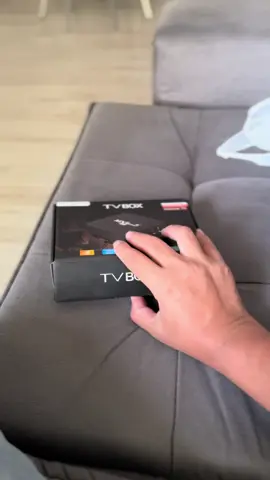 🔥 Transforme sua TV comum em uma super Smart TV! 📺✨ Com a TV Box, você assiste a milhares de filmes, séries, canais e muito mais, direto na sua tela, sem mensalidade absurda. 🚀 👉 Fácil de instalar 👉 Rápida e potente 👉 Conteúdo ilimitado na palma da sua mão ⚡ Promoção por tempo limitado – garanta já a sua TV Box e nunca mais fique sem entretenimento!
