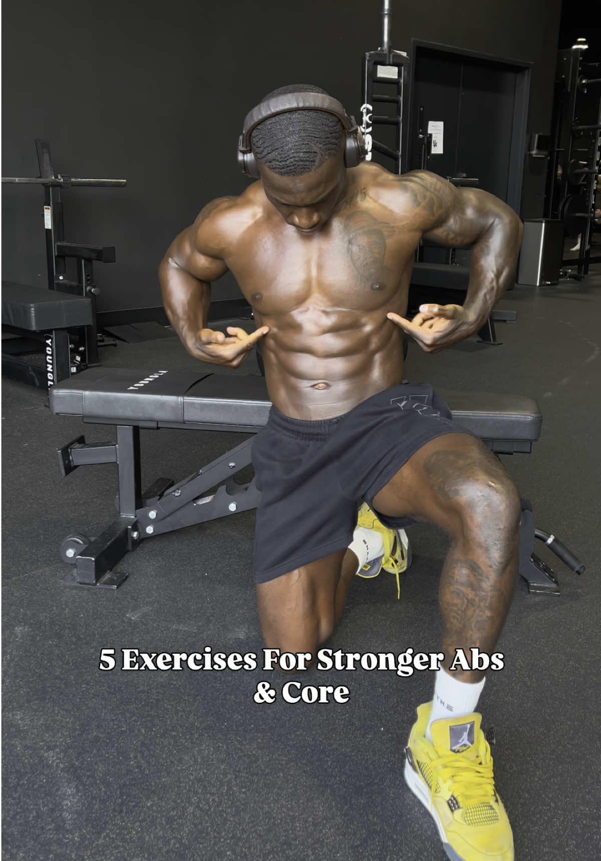 ⬇️5 Exercises For Stringer Abs & Core Routine 🧱⬇️ 1️⃣ Bench Reverse Plank Knee Raises - 4 Sets 12 Reps ( Left + Right = 1 ) 2️⃣ Side Plank Bench Dip - 4 Sets 15 Reps   *** FOCUS ON ACTIVATING/SQUEEZING YOUR OBLIQUES WITH EACH REP *** 3️⃣ Side Plank Bench Knee Crunch - 4 Sets 12 Reps   *** RAISE YOUR OUTSIDE KNEE TOWARD YOUR ELBOW IN A CONTROLLED CRUNCH MOVEMENT *** 4️⃣ Side Plank Bench Dip + Med Ball - 4 Sets 12 Reps   *** THE MED BALL WILL MAKE THIS CHALLENGING BECAUSE YOU’LL BE BALANCING IT ON ONE PART OF YOUR BODY, WHILE USING THAT SAME SIDE TO PERFORM AND ACTIVATE YOUR OBLIQUES. DO THIS EXERCISE SLOWLY UNTIL YOU GET THE HANG OF IT *** 5️⃣ Side Plank Bench With Knee Crunch + Med Ball - 4 Sets 12 Reps   *** ⚠️ THIS EXERCISE IS EXTREMELY DIFFICULT. ⚠️ PROCEED WITH CAUTION TO AVOID INJURY. PERFORM IT VERY SLOWLY, SIMILAR TO THE EXERCISE ABOVE, WITH THE ADDITION OF A KNEE CRUNCH *** 🧘🏾‍♂️ Rest 90 Seconds In Between Sets 🧘🏾‍♂️  🩳—> @DFYNE  Code || “DIVINE” for discount at checkout 💸 #Core #Abs #Burner #Fitness #Motivation  