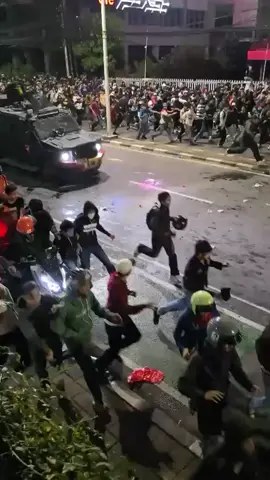 Aksi polisi ke pengemudi gojek #fyp #demo #dpr  #polisi #gojek