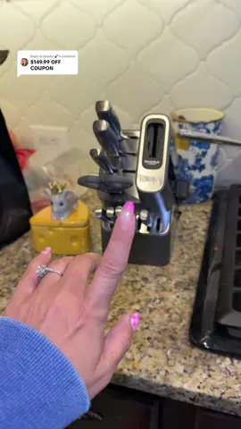 Replying to @Kendra 💕 The Ninja Never Dull Knife System is 🔥 the upgrade every kitchen needs! This set sharpens itself every time you use it, meaning no more dull blades and no extra sharpeners. Slice, chop, and prep like a pro while saving time and money—perfect for everyday cooking or big holiday meals. Grab yours while it’s on major deal today before it sells out! 🥩🔪🍅 #TikTokMadeMeBuyIt #TikTokShopSummerTurnUp #TikTokShopCreatorPicks #TiktokShopBackToSchool #creatoricons