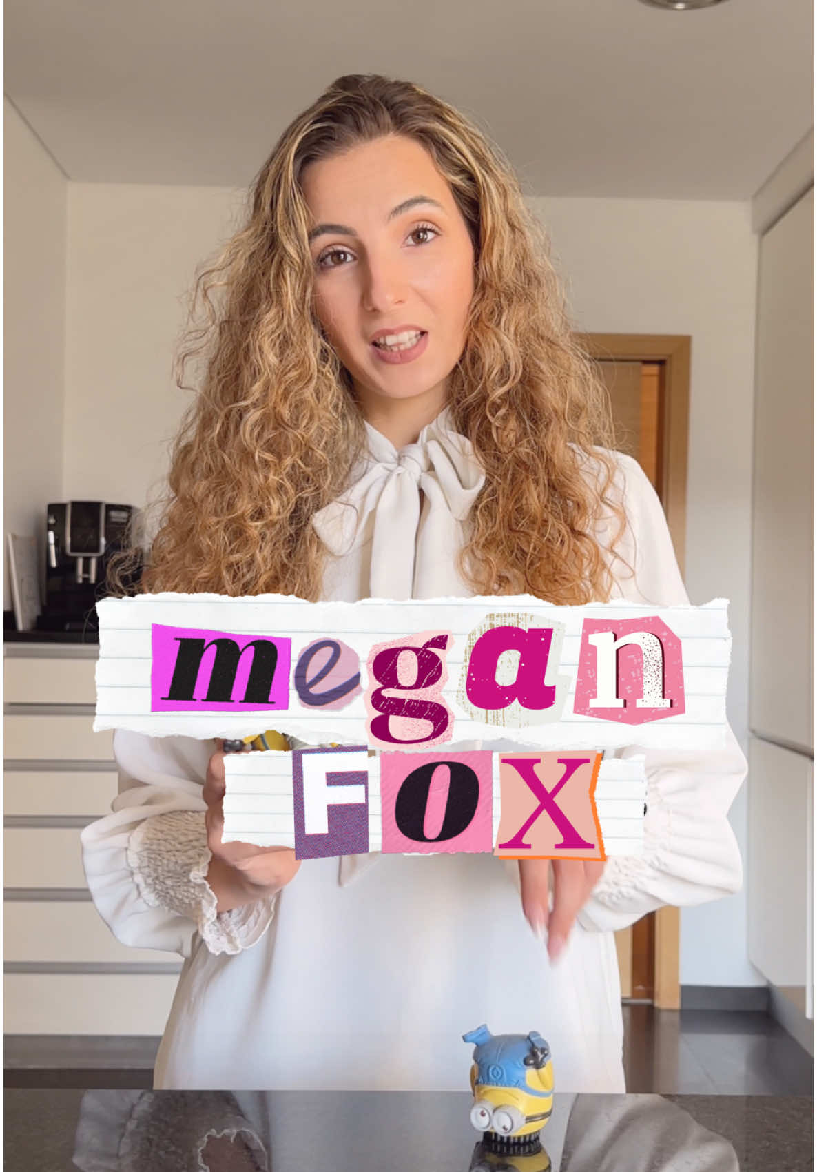 Megan Fox e os 3 filhos trans 🤯👗 Coincidência… ou educação? #ideologiadegênero #lgbt  👗 Todos os 3 filhos da Megan Fox se identificam como trans ou não-binários. Coincidência? Ou reflexo da educação que receberam? 🤯 Quando 100% segue o mesmo padrão “não tradicional”, talvez não seja só liberdade, mas influência. 👉 E tu, achas que é descoberta… ou imposição? #meganfox #hollywood #fofoca  👉 Os meus links estão todos aqui! https://beacons.ai/andreiadesousaviegas 💖 Faça parte do meu Clube de Membros: https://www.youtube.com/@andreiadesousaviegas/join 🙏 Apoie o Projecto Madalena: https://projectomadalena.pt/