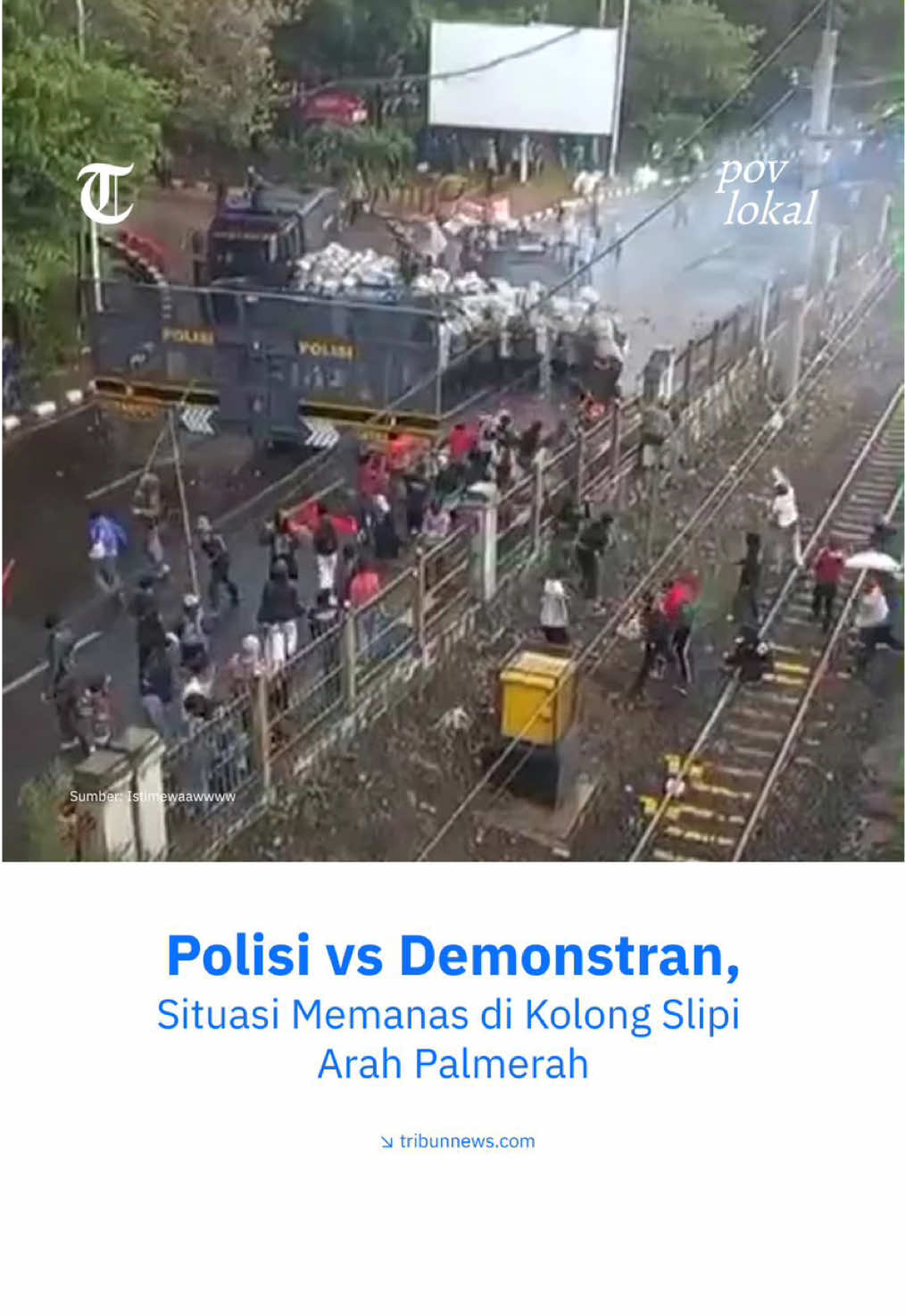 Situasi di kolong Slipi arah Palmerah memanas sore ini (28/8/2025). Kerusuhan pecah antara massa demonstran dan aparat kepolisian.  Menurut Tribunners, pendapat kalian soal situasi hari ini? Selengkapnya di tribunnews.com #tribunnews #lokalupdate #lokalupdatetribunnews #demoburuh #28agustus 