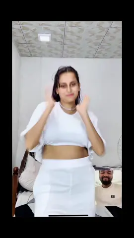 Trend එකට ලග නැහැ කියලා සැලෙන්න එපා 😌❤️‍🩹 Trending with my long distance love✈️#gataonly #newtrend #dancechallenge #longdistancerelationship #goviraltiktok #fyp #CapCut @Kulan_1000rr 