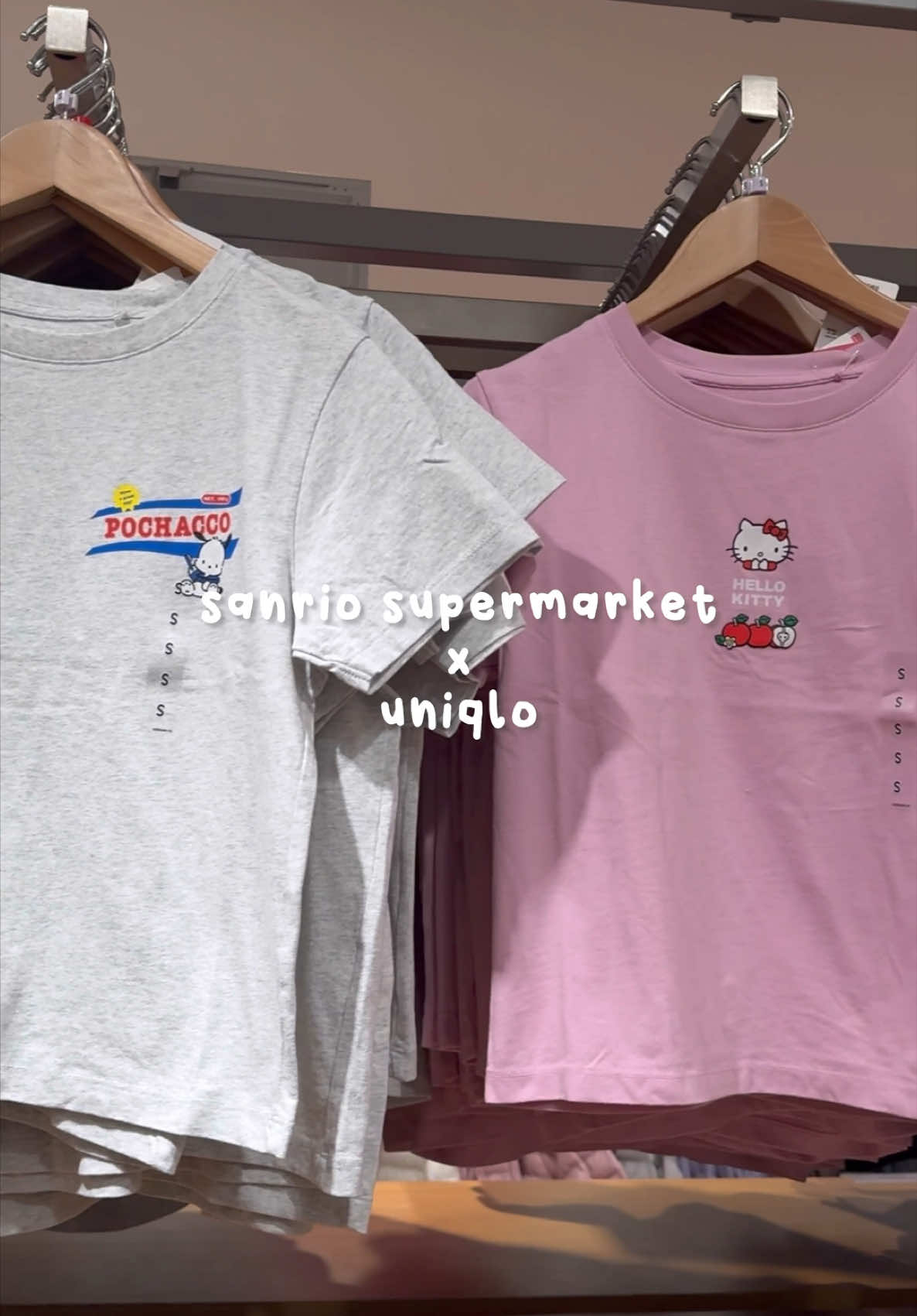 sanrio supermarket x uniqlo🛒✨ my fav is def the one at the end, i love how my melody, pochacco and hello kitty are peeking out of the shopping bags👀  #sanrio #sanriocore #sanriolover #sanrioaesthetic #sanriocharacters #Sanrio Ka #sanriogirl #sanriotiktok #sanriofinds #uniqlo #sanrioxuniqlo #uniqlosanrio #mymelody #kawaii #pochacco #hellokitty #kawaiicore #kawaiiaesthetic #pompompurin #hellokittyandfriends #cinnamoroll @UNIQLO Singapore #uniqlotee #uniqlosingapore #cutetee #clothes #clothesshopping #shopping 