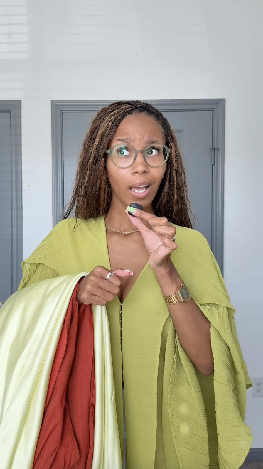 HELP! @galleryofgemai ‘s is going to a beach wedding next weekend.  Drop your votes! 🌊✨ Styling Jamison, Zotte and Amity. #Eyebuydirect #WeddingGuest #GRWM