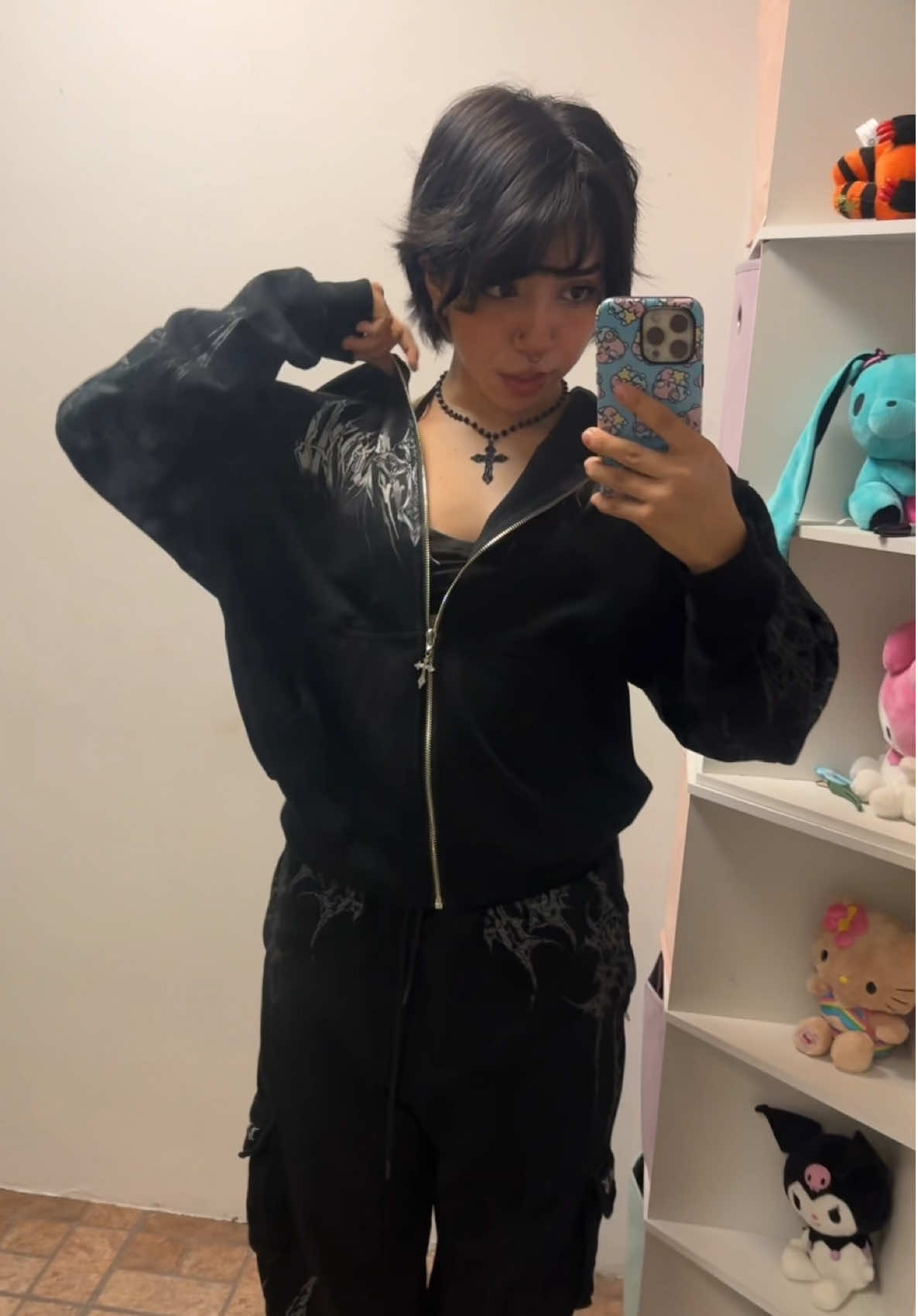 ITS GYM TIME ! so let’s get dressed n gooo ! Styling the halter sports bra from Breathe Divinity that drops September 2nd ! Code [MILK] to save !!!! 