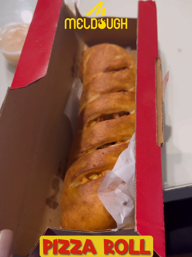 Introducing: The PIZZA ROLL. 😍😍 For the first time in Burewala. Try it only at MelDough: 28A Royal Garden, Burewala Place an order on www.meldough.pk or 03 1111 635 36 #MelDough #PizzaRoll #Burewala #chichwatni #vehri 