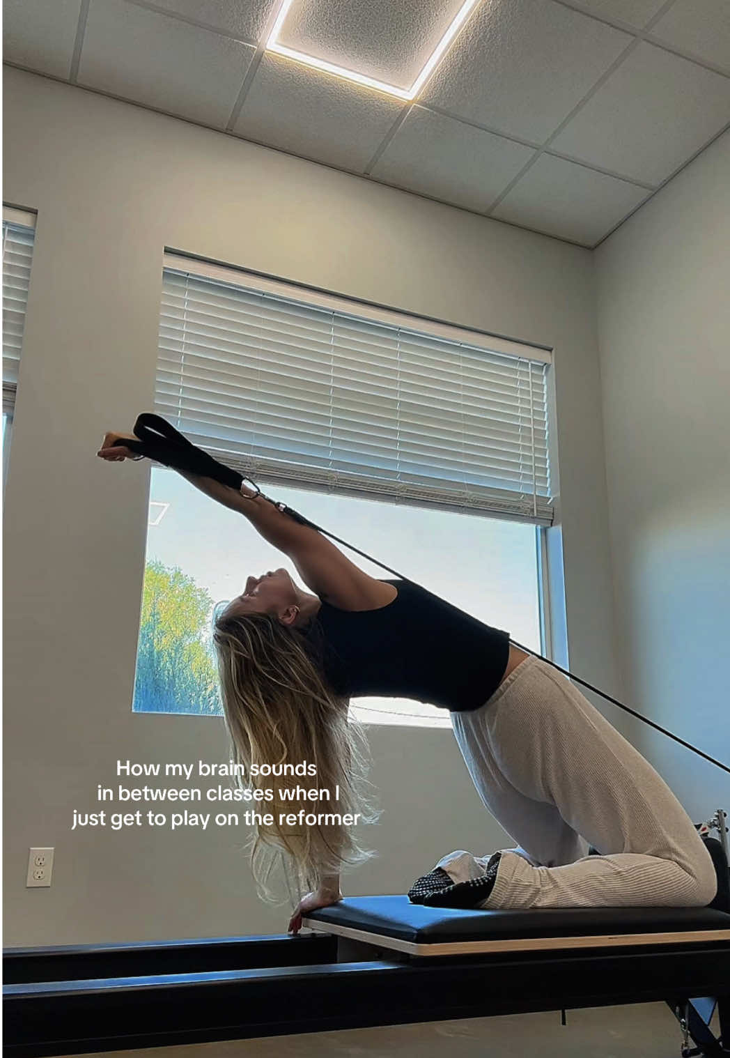 Love these little moments of peace in between the chaos🤸🧘‍♀️✨ #pilatesinstructor #stottpilates #pilates #reformerpilates #pilatesworkout 