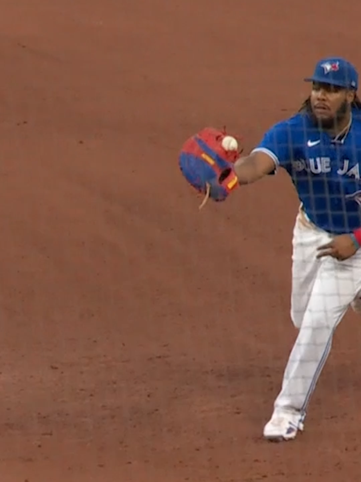 Improvisation levels: off the charts Vladimir Guerrero is back at it against the Brewers this Sunday on Bases Covered Live. Tune in from 6:30pm BST on BBC iPlayer & @bbcsport #MLB #BlueJays #Baseball