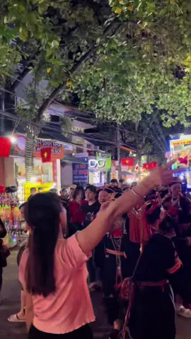 Mạnh quá các cô ơi👏👏👏đồng bào quê tôi xuống phố ❤️❤️❤️#trungthutuyenquang #xuhuongtiktok #trungthu2025 