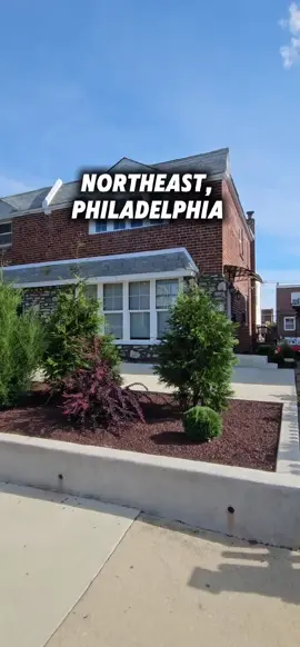 For Sale $429,000 Northeast Philadelphia 📍 3 bedroom, 3 full bathrooms, lower level set up like an In-Law Studio with an extra kitchen. Grants Available, I can also assist you with getting pre approved for a mortgage as well.   dm, text, Call Me  267-255-8132 