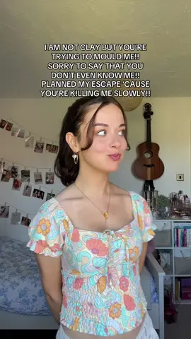if you relate to these lyrics i’m so so sorry #smallartist #singersongwriter #independentartist #newmusic #gracieabrams 