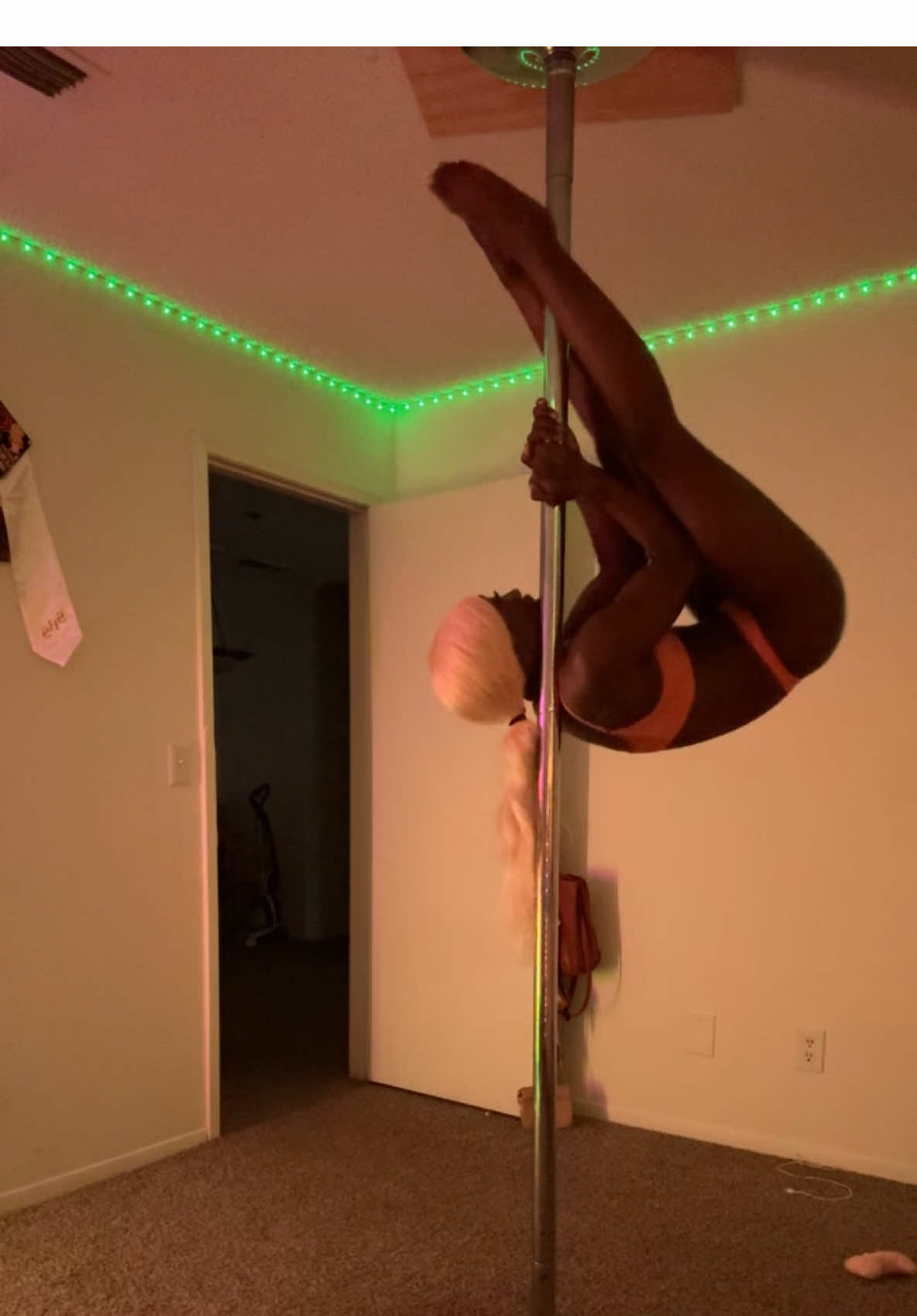 Can’t believe I got this on camera 😭😭😭 learning a new trick be eating me up so baddddd 😂😂😂