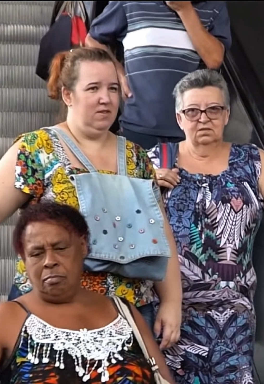 ESCADA ROLANTE DA OFENSA!🪜#humor #engraçado #comedia 
