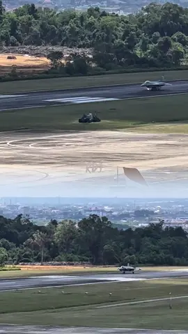 Elang Ausindo 2025 F-16 indonesia dan F-35A australia 📍bandara sultan Syarif kasim II, pekanbaru   #tiktok #fyp #pekanbaru #idaf #raaf 