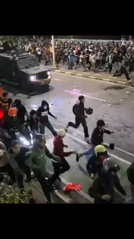 Kronologi Terbaru Demonstrasi Ojol (28 Agustus 2025) Driver ojol meninggal dunia di tabrak MOBIL BARAKUDA POLISI ! #viraltiktok #demo #dpr #fy #prabowo 
