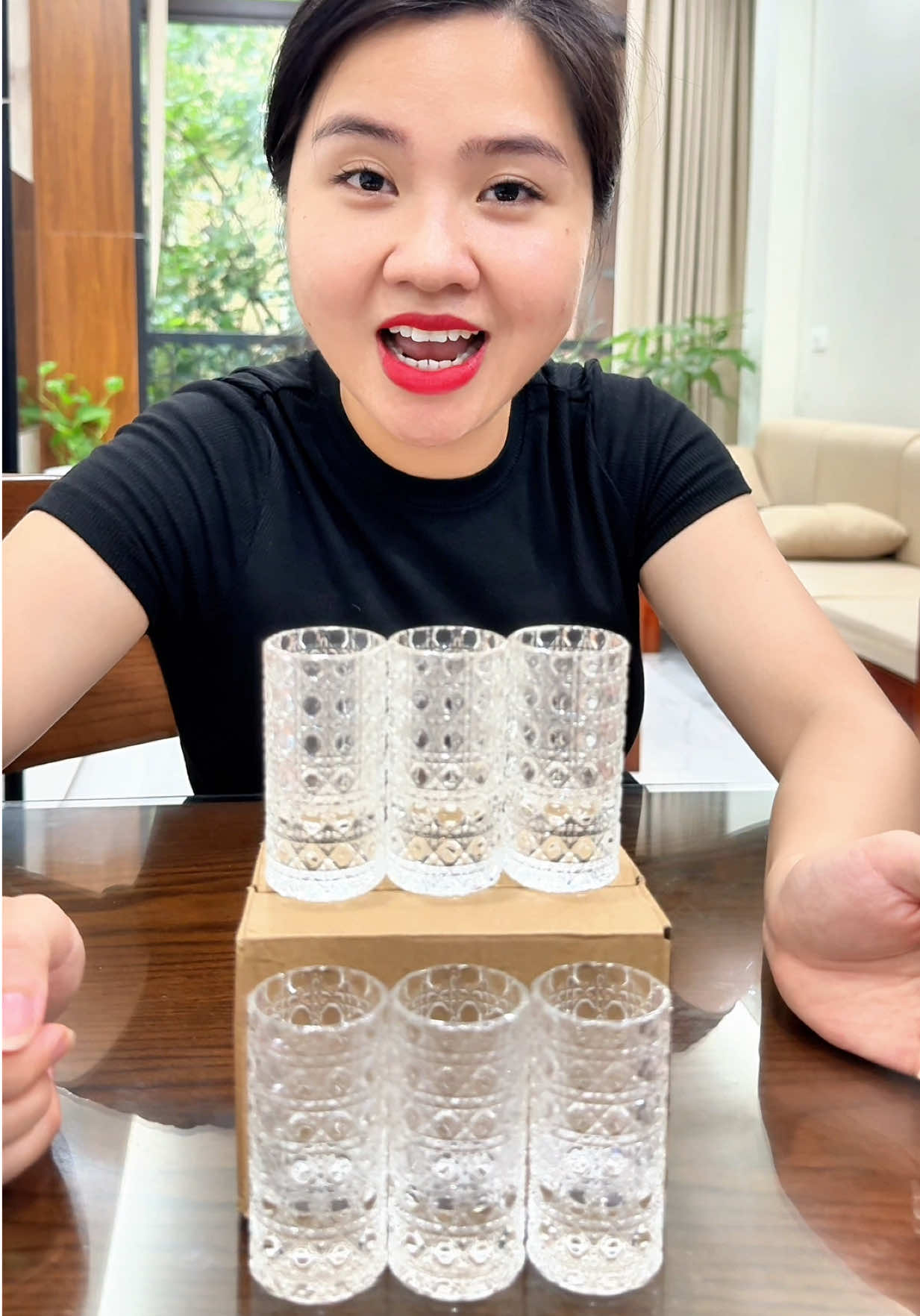 Bộ ly thủy tinh trong suốt ly hoa vân kim cương nổi 20ml. #lythuytinh #chenruou #xuhuong #bongbuongbinh 