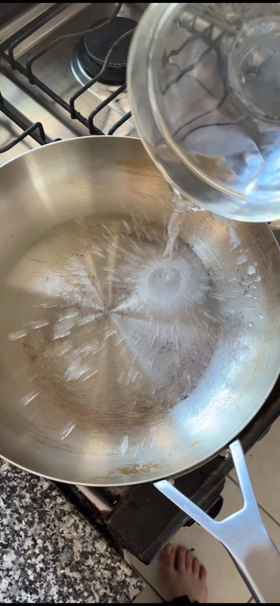 Igual pongan un poquito de aceite en la sarten, hace falta