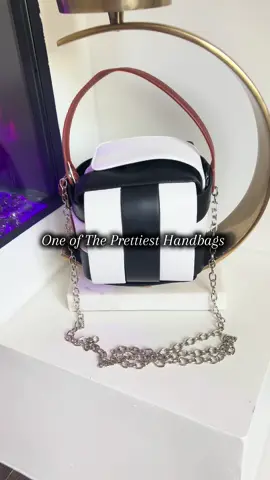 I am in love with this handbag. #giftsforher #purse #handbag #affordablefashion #handbags 