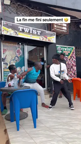 La fin me fini seulement 😂😂😂 @rayonx996 le propriétaire  @anjel-chiro @Shazam levrai 🇨🇲👑🐔  #tiktok #pourtoi #viral #foryou 