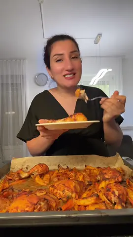 صينية دجاج بالفرن🍗🍗،،، انتو من محبين الدجاج او الحم ؟؟ #صينية_دجاج_بالفرن #صينية_دجاج_بالبطاطس #fy #foruyou #viral 