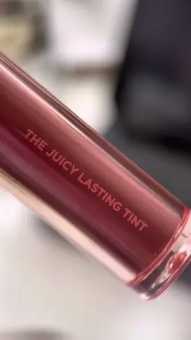 Romand Juicy Lasting Tint 💋 In shade Nucadamia my everyday tint 😉😘 #romand #romandjuicylastingtint #02nucadamia #warmtone #romandph @romand Philippines Shop 