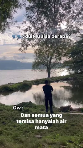 Langit bisakah kau turunkan hujan dengan uang? Aku ingin kaya tanpa bekerja🥹  