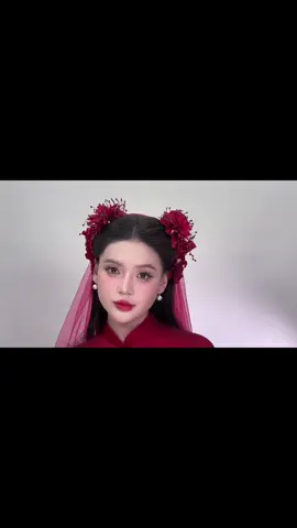Áo dài đỏ, son đỏ – tất cả vừa đủ để nàng trở thành phiên bản rực rỡ nhất trong ngày cưới  #teamquannguyenpule #HocvienQuanNguyenPuLe #Hienlemakeup 