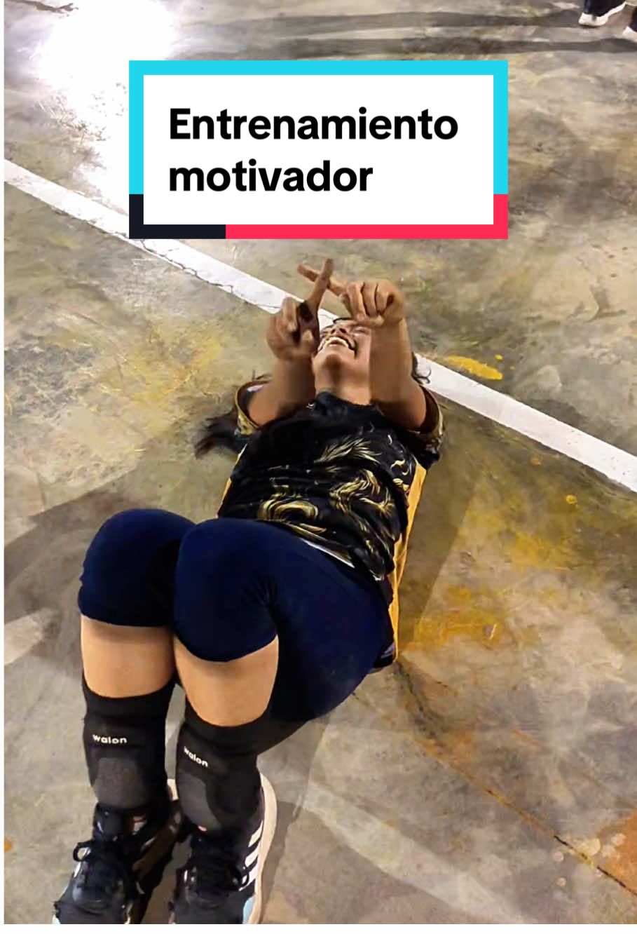 Cuando llegas al entrenamiento sin ganas😩, pero tu entrenador te motiva 🔥🏐  ... En ascenso fénix no te dejaremos desanimarte 💪🏼... Con nuestro ambiente desafiante y motivador 🔥no hay excusas!  Únete a la familia Fenix y vive la experiencia ♥️🏐  #voley #motivation #humor #entretenimiento #ascensofenix 