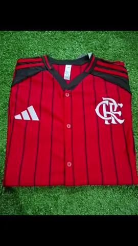 💥 A Nação pediu e ela chegou! A nova Camisa Flamengo Mundial Pack 25/26 Baseball é simplesmente história vestida em vermelho e preto. 🔥 Exclusiva, estilosa e cheia de atitude — perfeita pra representar dentro e fora do estádio. 👉 E aí, você usaria essa camisa lendária? 😍 Comenta aí ⬇️ e marca aquele amigo rubro-negro que PRECISA ver isso! #CamisaTailandesa #Flamengo #Mengão #CRF #NaçãoRubroNegra      