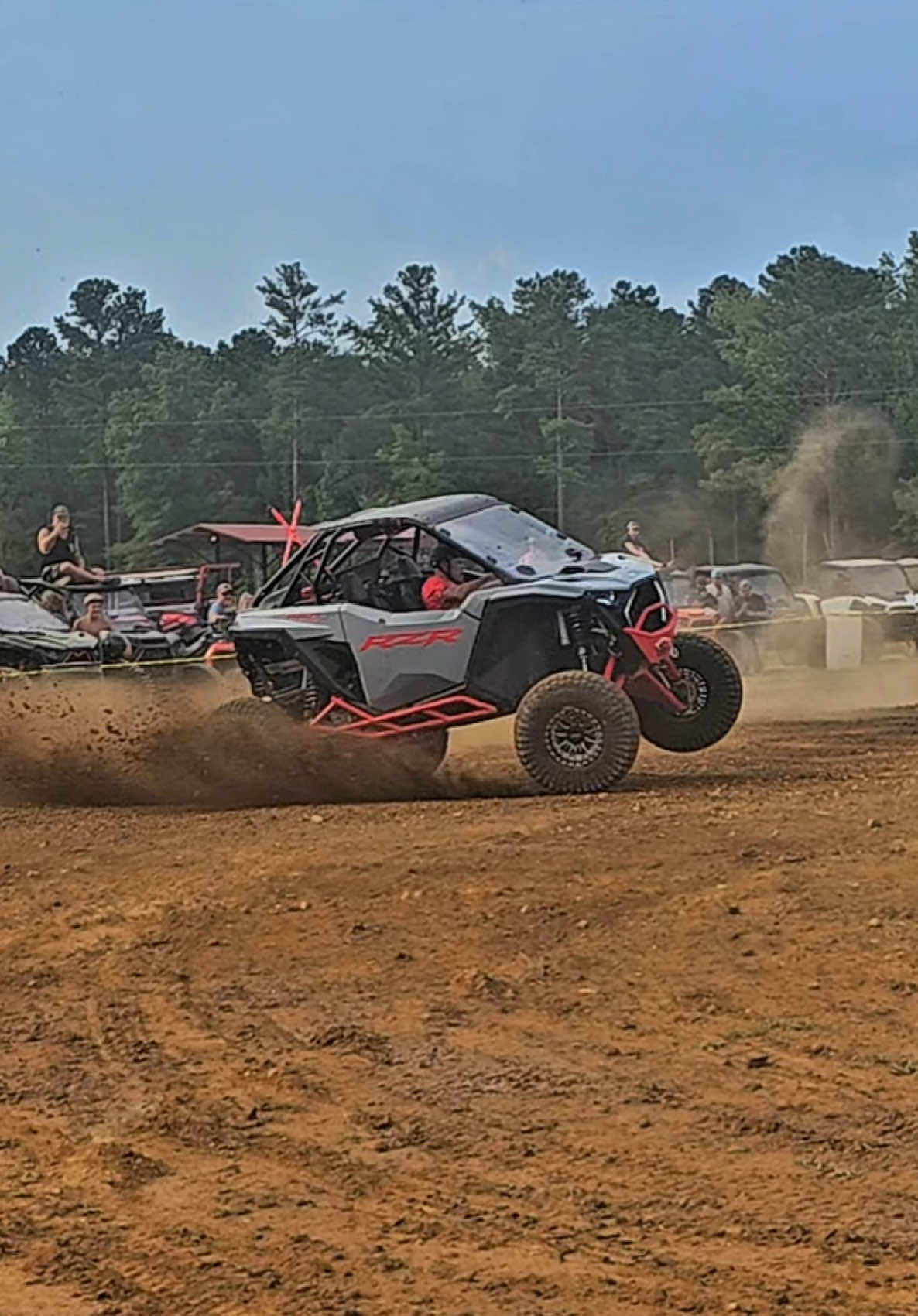 Rippin around those barrels in that RZR! #polarisrzr #offroad4x4 #utv #utvracing #kingofthedeep 