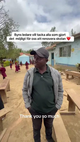 Tack till alla som bidragit! ❤️ länk till insamling i profilen❤️‍🩹 @Julia Orevik @Emilia Löfstrand #volunteer #tanzania #painting #africa #volontär 