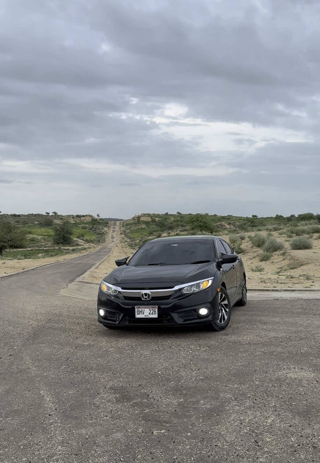 MashaAllah✈️🖤 #fypシ゚viral #viralvideo #foryou #makeitcinematic #honda #civic #relatable #tharparkar 