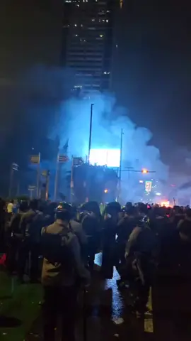 #slipi masih memanas demo ... semoga tidak terjadi hal-hal yang tidak di inginkan  #demokarasi2025 #viral2025 #jakarta #merdeka 