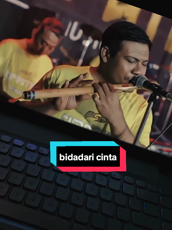 asoyyy🕺 #overlay #liriklagu #bidadaricinta #simpatikmusic #dangdut #branda #foryou 