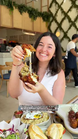 Did you know there’s an all day brunch spot in Miami with Ecuadorian food and an insane bakery?🇪🇨👀 Name: Casa Nané 📍1130 SW 2nd Ave, Miami, FL 33130 #miamirestaurants #miamifoodie #miamifoodblogger #miamieats #brickell 