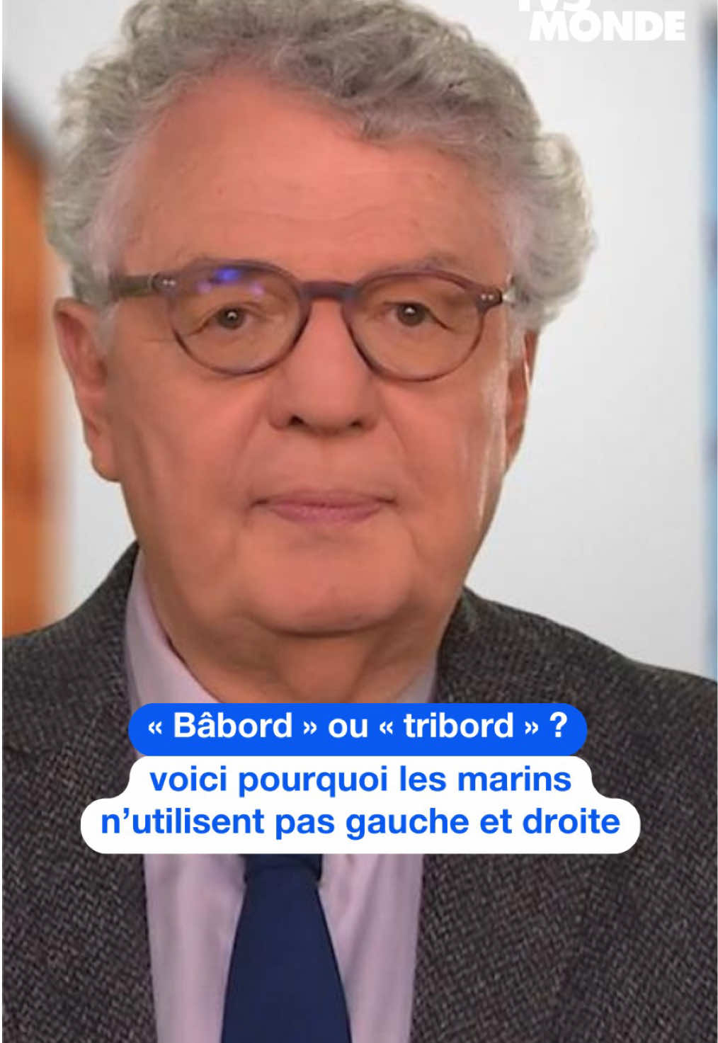 🚢 En mer, il n’est jamais question de « gauche » ou de « droite » : c’est tout simplement interdit ! ⚓ Pour éviter toute confusion, les marins parlent de « bâbord » et « tribord ».     👨‍🏫 Bernard Cerquiglini vous raconte pourquoi dans Merci Professeur ! #TV5MONDE #MerciProfesseur #MerciProf #Babord #tribord 