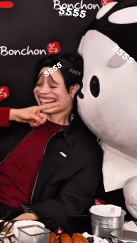 เตนิวทันกันสุดๆ ขำเหนื่อยมาก555555555555555555555555555555555 #BonchonTayNewPolcasan #เตนิว #polcasan #taynew #ยัยซัง 