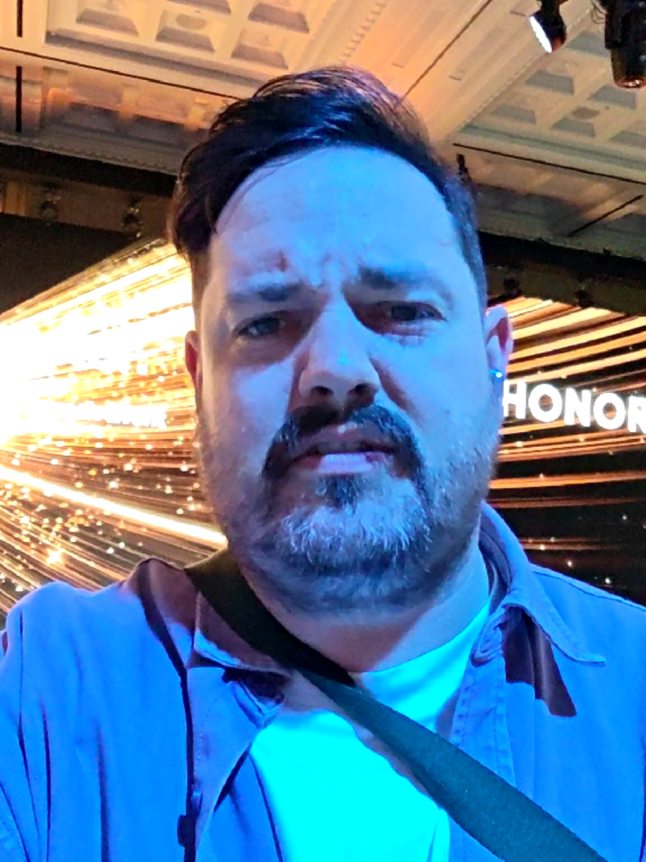 Swapped my iPhone 16 Pro for the HONOR Magic V5—and I don’t think I’m going back. 📱 Foldable form factor is perfect 📸 Camera so good people thought it was a camera  🔋 Battery + fast charging = all-day peace of mind Full review now live on Goosed.ie