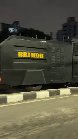 Resiko rumah deket DPR RI #brimob #demo #petamburan #dprri #kacau 