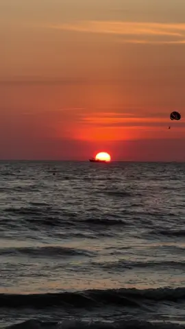 A beautiful sunset from Langkawi 🤍🥹😍 #writingsonthewallscover #samsmith #langkawi #sunsetlover #Love #fyp #fyppppppppppppppppppppppp #