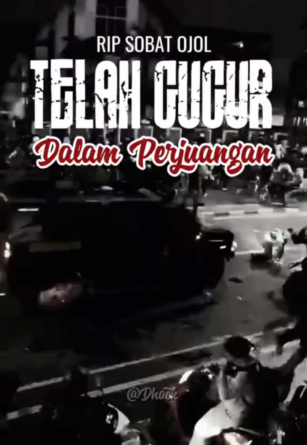 “Ojol itu bukan musuh negara. Dia hanya rakyat kecil yang ikut bersuara… Tapi hari ini, nyawanya hilang karena mobil aparat. Kita berduka.” #SaveOjol #KorbanDemo #DhockUpdate #RakyatBerduka #KeadilanUntukRakyat  