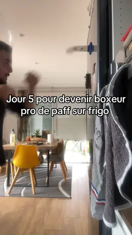 Je cherche un adversaire à ma taille svp  #pourtoii #humour #viralvideos #boxe 
