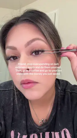 Been doing my own lashes for 3 years now, never looked back. 🙂‍↔️🤝🏻  Kit: Downy  Lash map: 12, 14, 14, 12 #diylashextensions #lashesathome #tiktokshopcreatorpicks #tiktokshoplabordaysale #lashtok 