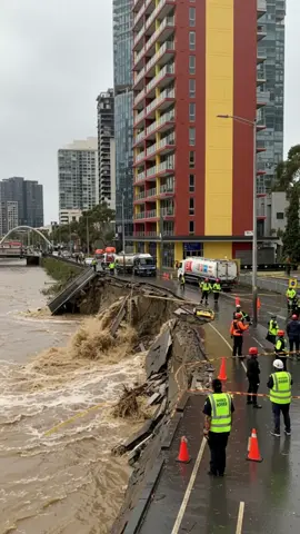 #SuddenDisaster #tiktoknews #destruction #collapse #disaster 